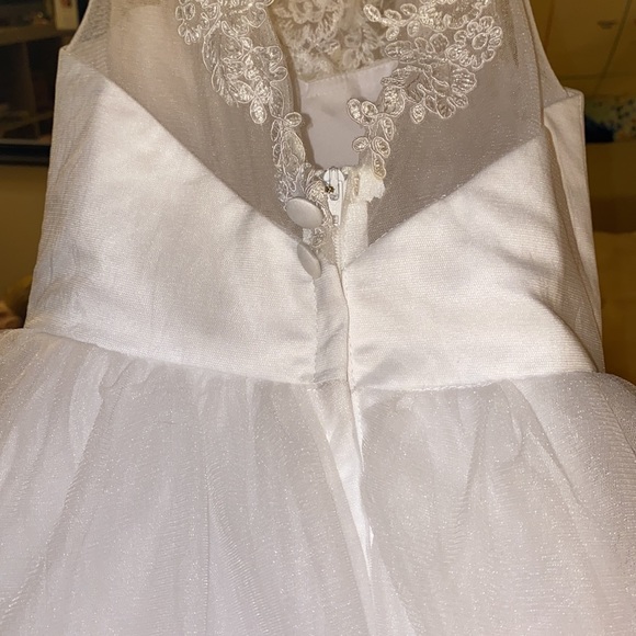 Flower girl dress with lovely lace and petticoat  7/8 - Picture 7 of 9